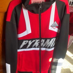 Black pyramid sweatsuit